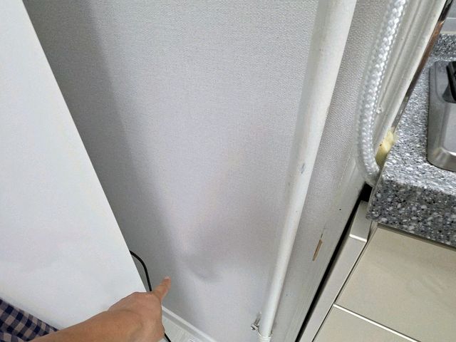 안방 화장대 콘센트 추가설치 시공 전