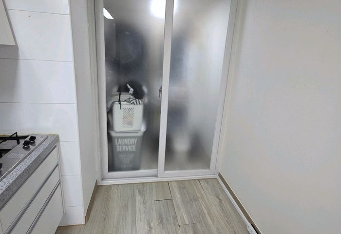 벽을 최소한만 건드립니다